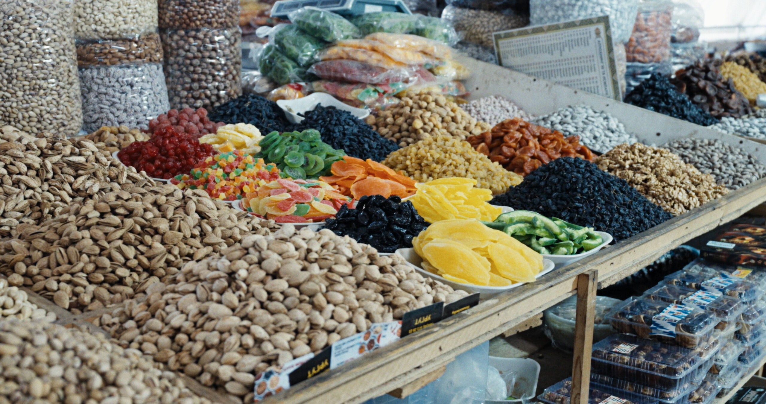 The market frame across the color negatives — Kodak 5247 II